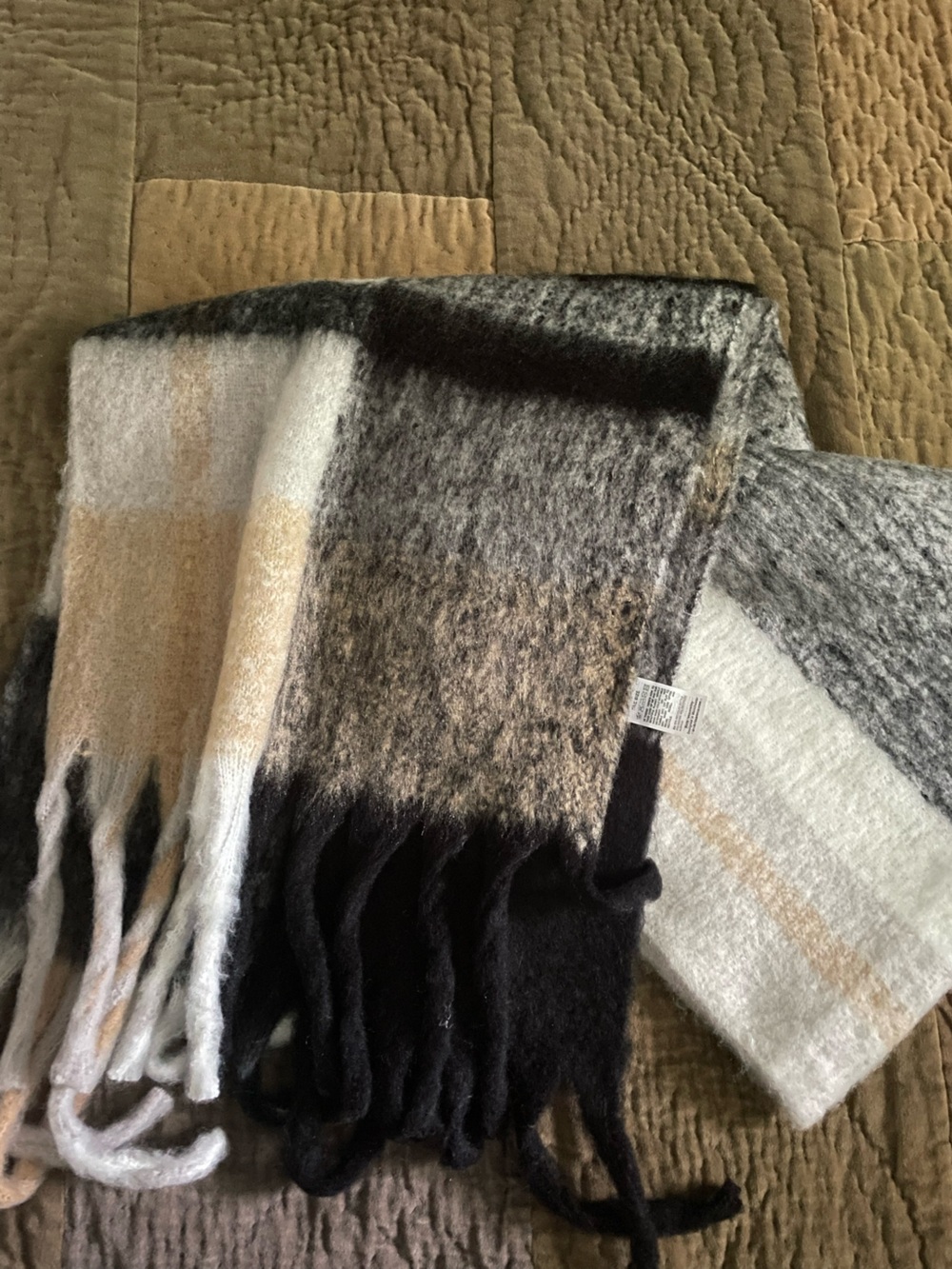 Artic Fox The Stockholm Scarf Grey Black Check